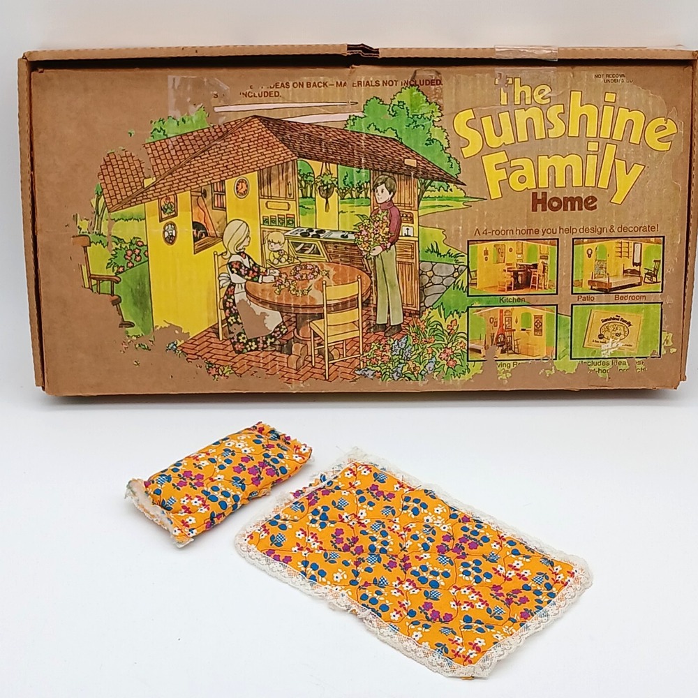 1974 Mattel The Sunshine Family #7801 Replacement: Bedding Blanket & Pillow